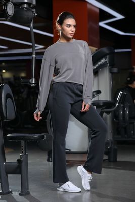 Vrouwen hoge flare broek met zakken squat proof telefoon vriendelijk ontwerp