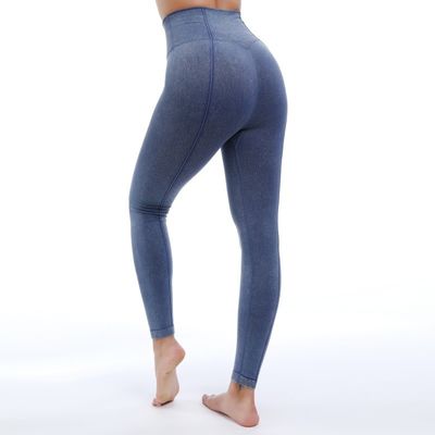 Geurbestendige antimicrobiële leggings blijven fris lange trainingen en sportsak klaar